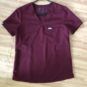 Figs Catarina One Pocket size SM color burgundy in excellent used condition